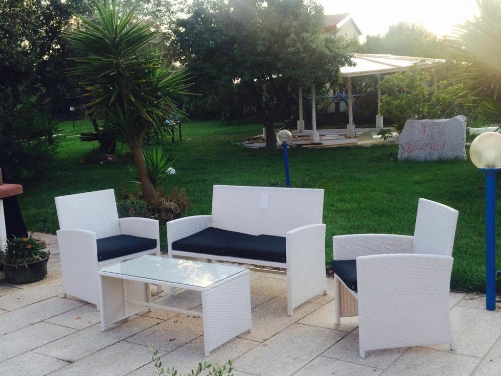 Il Bouganville Oristano Bagian luar foto