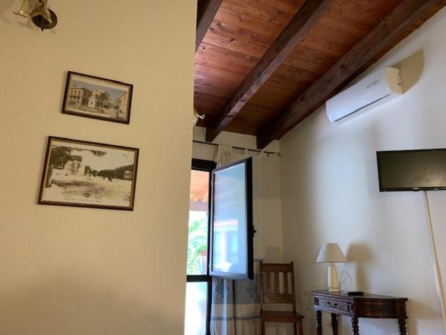 Il Bouganville Oristano Bagian luar foto