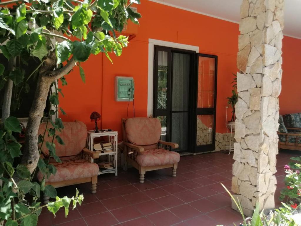 Il Bouganville Oristano Bagian luar foto