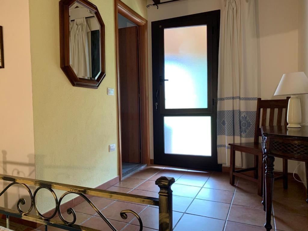 Il Bouganville Oristano Bagian luar foto